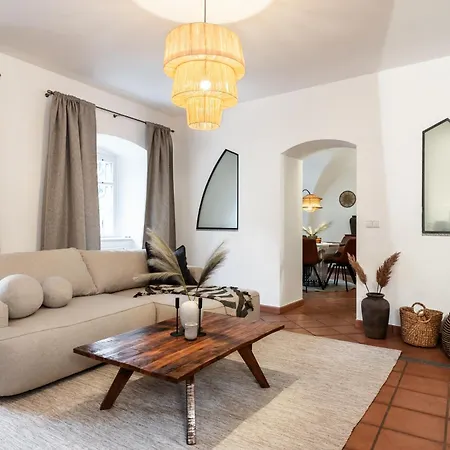 Luxury Retreat By Charles Bridge Praga