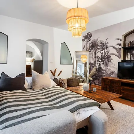 Luxury Retreat By Charles Bridge Appartamento *