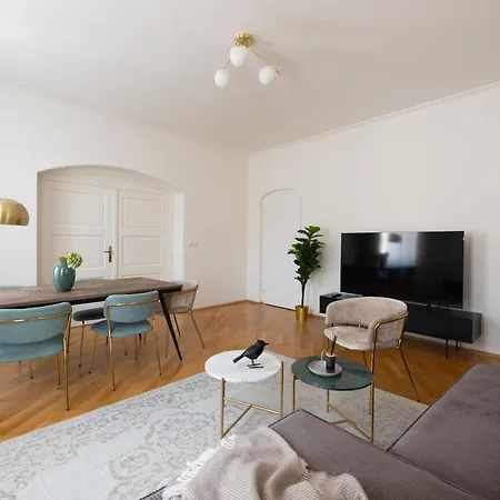 Luxury Retreat By Charles Bridge Appartamento *