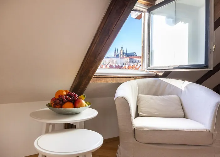 Luxury Retreat By Charles Bridge Apartmán