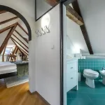 Luxury Retreat Near Charles Bridge By Easybnb Premium Πράγα