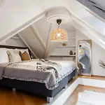 Luxury Retreat Near Charles Bridge By Easybnb Premium Διαμέρισμα