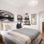 Luxury Retreat Near Charles Bridge By Easybnb Premium