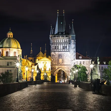 Luxury Retreat By Charles Bridge Praha