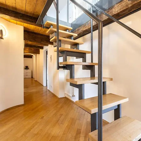 Luxury Retreat By Charles Bridge Apartmán *