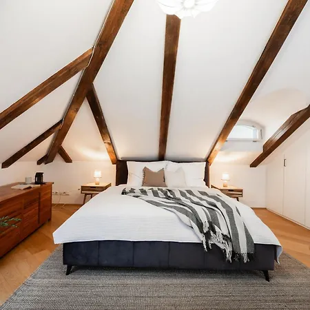Luxury Retreat Near Charles Bridge By Easybnb Premium
