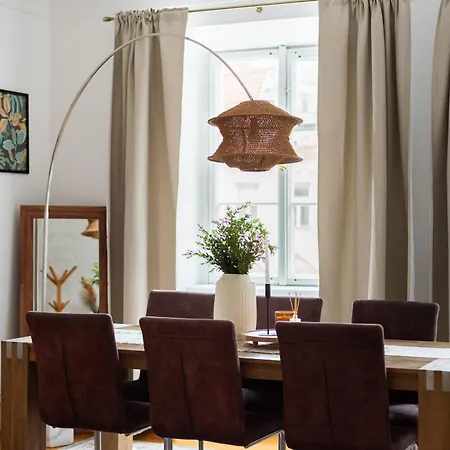 Luxury Retreat By Charles Bridge Apartmán *