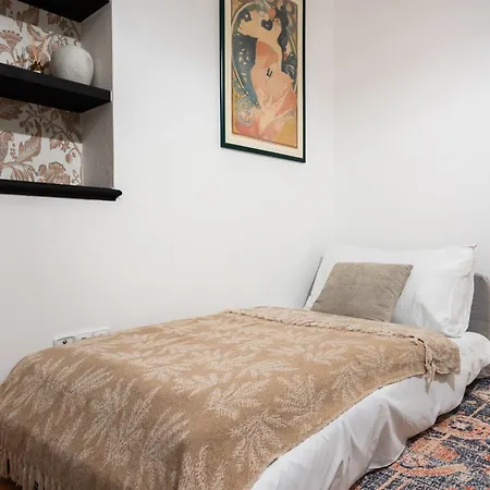 Luxury Retreat Near Charles Bridge By Easybnb Premium