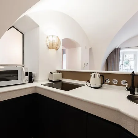 Luxury Retreat By Charles Bridge *