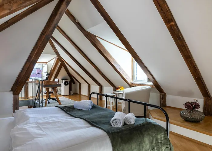 Luxury Retreat By Charles Bridge *