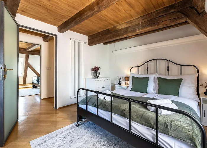 Luxury Retreat By Charles Bridge Appartement *
