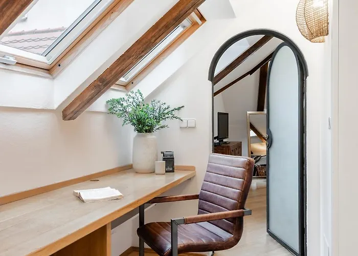 Luxury Retreat By Charles Bridge *