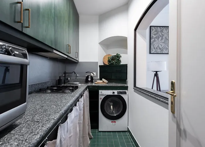 Luxury Retreat By Charles Bridge Praag