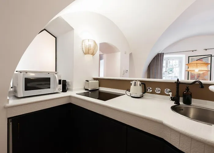 Luxury Retreat By Charles Bridge *