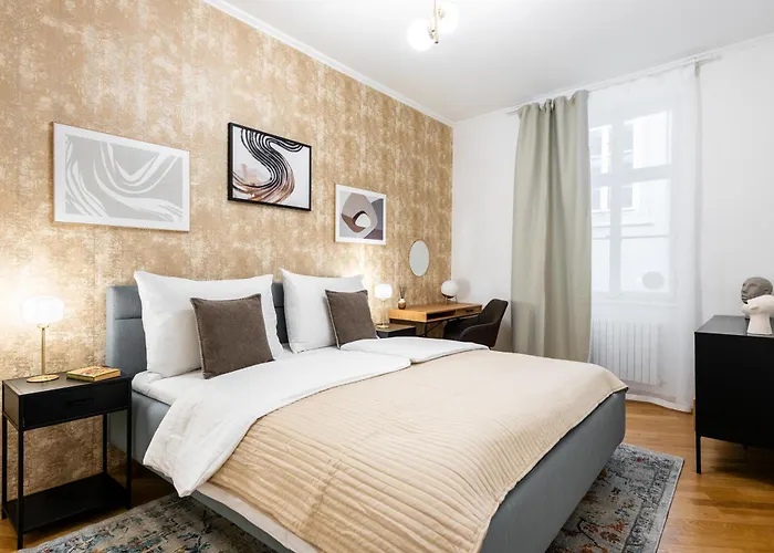 Luxury Retreat By Charles Bridge * Praag