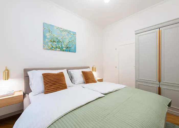 Luxury Retreat By Charles Bridge * Praag
