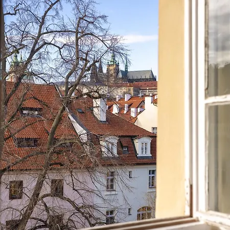 Luxury Retreat Near Charles Bridge By Easybnb Premium *