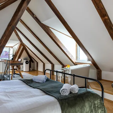 Luxury Retreat Near Charles Bridge By Easybnb Premium *