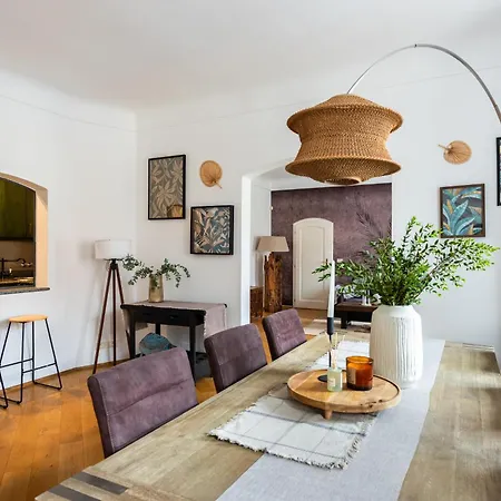 アパート Luxury Retreat By Charles Bridge プラハ