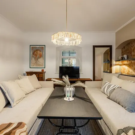 Luxury Retreat By Charles Bridge * プラハ