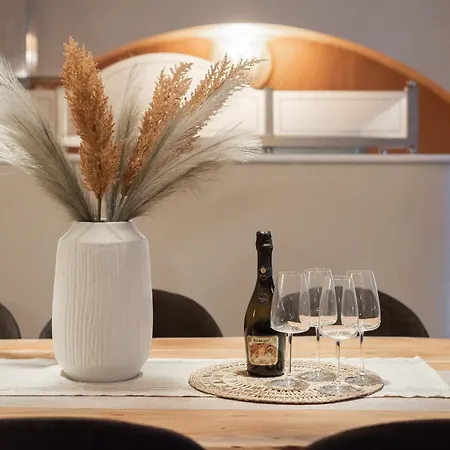Luxury Retreat By Charles Bridge アパート