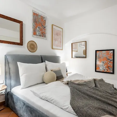 Luxury Retreat By Charles Bridge アパート